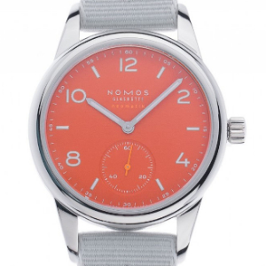 NOMOS Glashütte Club Armbanduhr rot