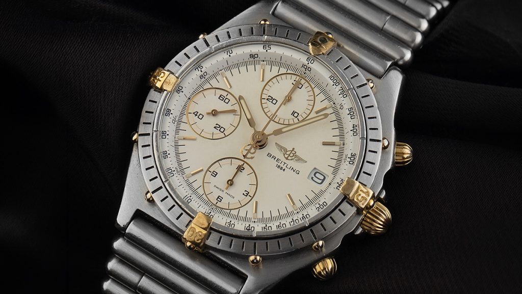 Chronograph von Breitling, der an die Seefahrt erinnert mit goldenen Akzenten
