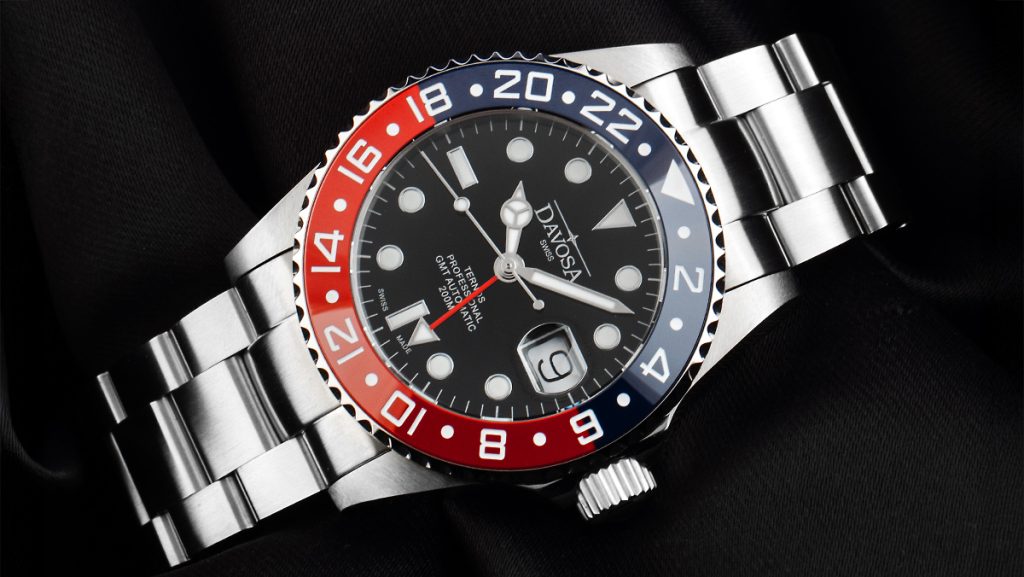 Klassische Uhr von Davosa mit zweifarbiger Drehlünette und silbernem Armband