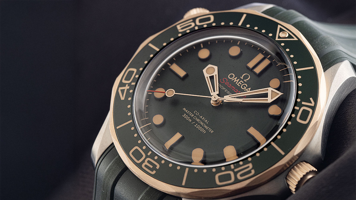 Omega Seamaster mit dunkelgrünem Zifferblatt und goldenen Akzenten