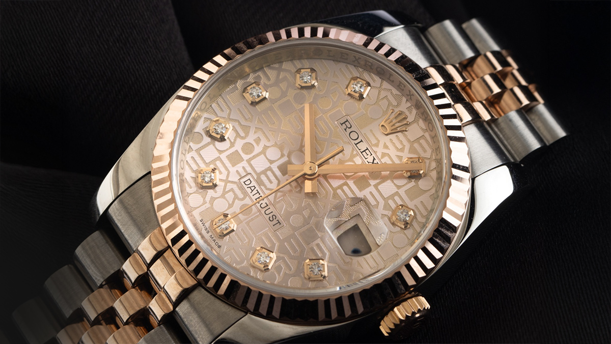 Rolex Datejust mit hellrosa Zifferblatt und gold-silbernem Armband