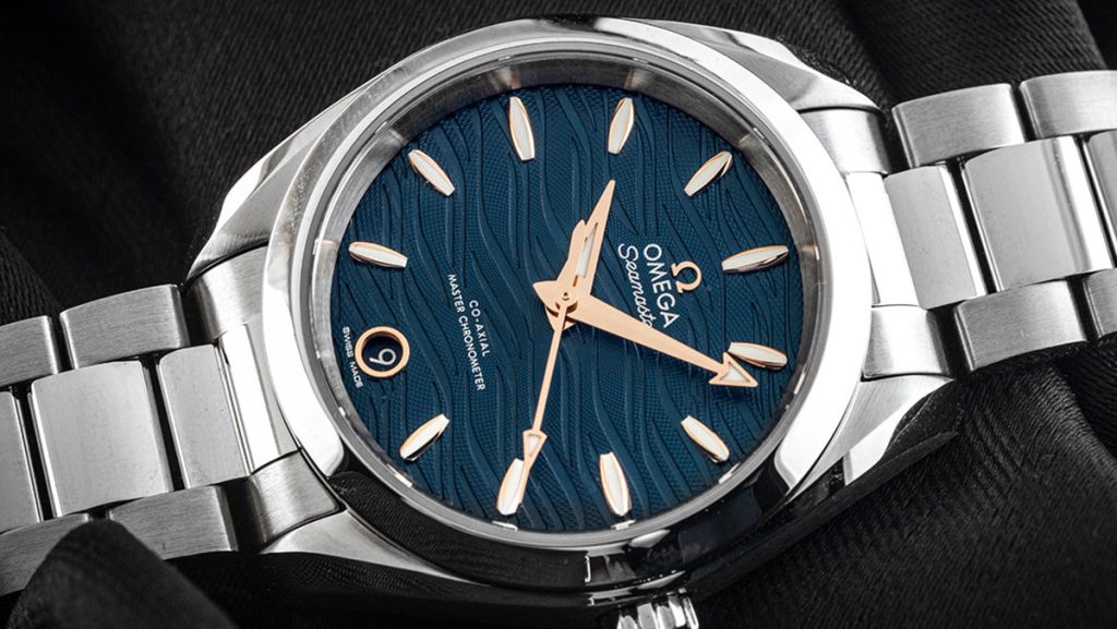 Omega Seamaster Terra mit blauem Zifferblatt mit Wellenmuster