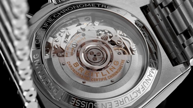 Sichtbares Uhrwerk von Breitling im Gehäuseboden