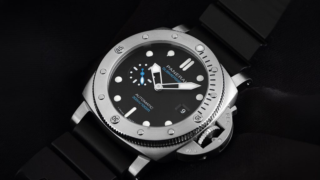 Sportliche Luxusuhr von Panerai in maritimen Deisgn