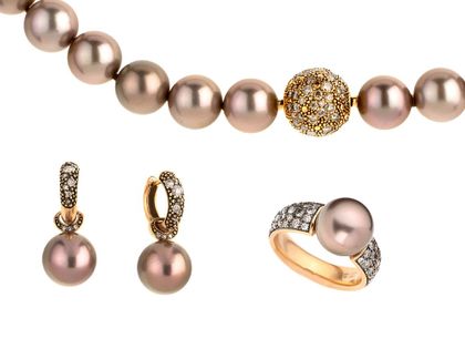 Gellner Schmuckset Tahiti Zuchtperlen Collier Varioschließe Ring Creolen 18kt Roségold Diamanten 4,61ct Perlen