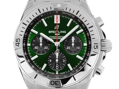 Breitling Chronomat B01 Green Dial Stahl Automatik Chronograph Armband Stahl 42mm Ref.AB0134101L1A1 Bj.2023 Box&Pap. Full Set Ungetragen