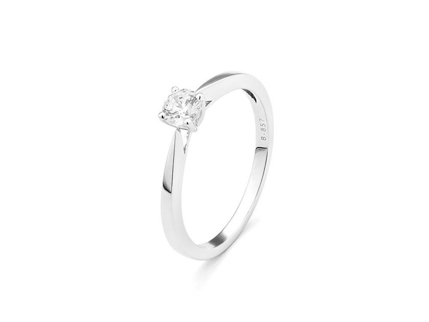 Facet Ring Solitär 18kt Weißgold 1,9g Diamant 0,30ct